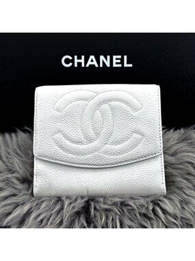 Chanel Wallet Jumbo CC Logo Caviar Hook Bifold